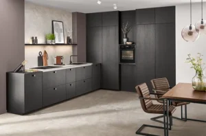 Revestimiento de pared de cocina y decoraciones para la hornacina en el diseño de cocinas en Zaragoza